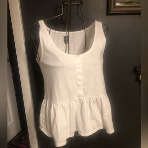 Gap Tank with flowy bottom